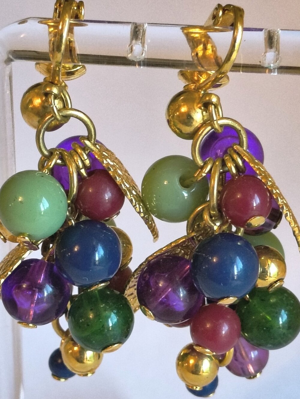 Vintage AVON NR Bountiful Harvest Grape Cluster Clip Earrings Fall Colors